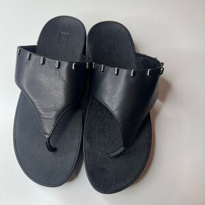 FITFLOP STUDDED ALL BLACK LEATHER MICRO-STUD FLIP FLOPS